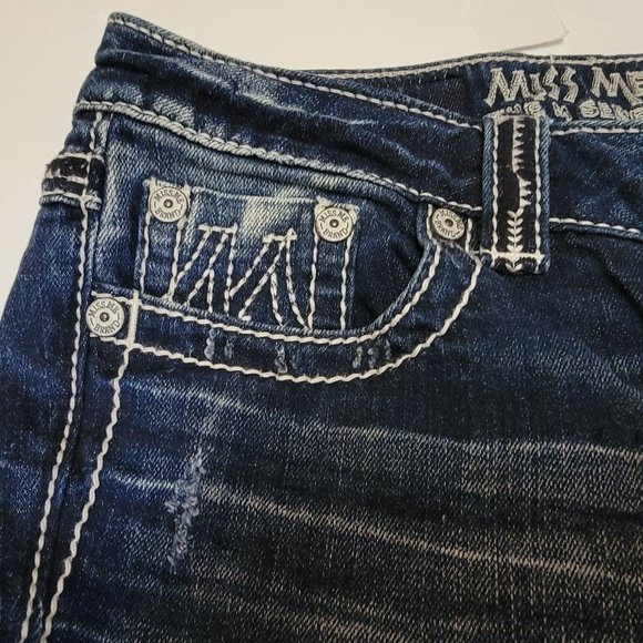 Miss Me “ The M Series” Capri Jeans - Picture 7 of 16